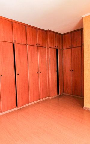 Casa para alugar com 245m², 4 quartos e 3 vagas Casa para alugar com 245m², 4 quartos e 3 vagasQuarto