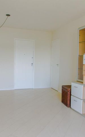 Apartamento à venda com 70m², 2 quartos e 1 vaga Apartamento à venda com 70m², 2 quartos e 1 vagaSala