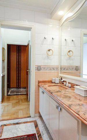 Apartamento à venda com 440m², 4 quartos e 4 vagasBanheiro Suíte 3