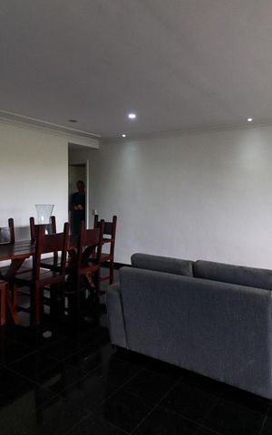 Apartamento à venda com 212m², 4 quartos e 2 vagas Apartamento à venda com 212m², 4 quartos e 2 vagasSala