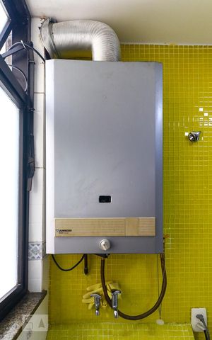 Apartamento à venda com 212m², 4 quartos e 2 vagas Apartamento à venda com 212m², 4 quartos e 2 vagasÁrea de Serviço - Aquecedor