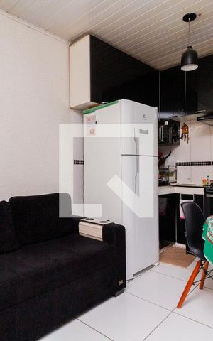 Casa à venda com 600m², 5 quartos e 2 vagas Casa à venda com 600m², 5 quartos e 2 vagasCasa 2: Sala e Cozinha