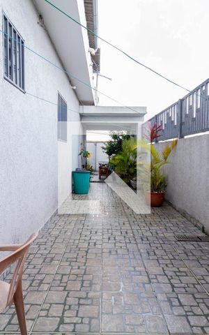 Casa à venda com 600m², 5 quartos e 2 vagas Casa à venda com 600m², 5 quartos e 2 vagasCasa 1: Quintal