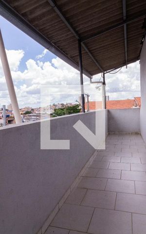 Casa à venda com 600m², 5 quartos e 2 vagas Casa à venda com 600m², 5 quartos e 2 vagasVaranda