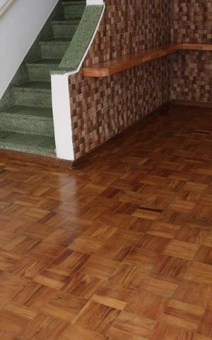 Casa para alugar com 135m², 3 quartos e 2 vagasSala