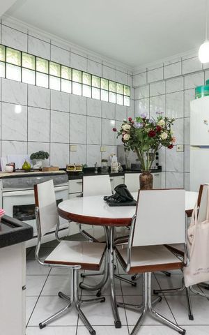 Casa à venda com 500m², 4 quartos e 7 vagas Casa à venda com 500m², 4 quartos e 7 vagasCozinha 1