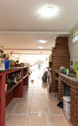 Casa à venda com 500m², 4 quartos e 7 vagas Casa à venda com 500m², 4 quartos e 7 vagasChurrasqueira