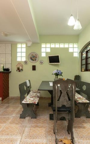 Casa à venda com 500m², 4 quartos e 7 vagas Casa à venda com 500m², 4 quartos e 7 vagasSala churrasqueira