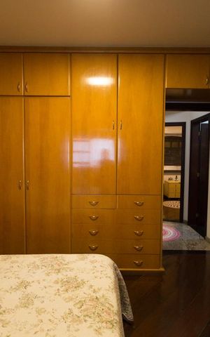 Casa à venda com 183m², 4 quartos e 3 vagas Casa à venda com 183m², 4 quartos e 3 vagasSuíte