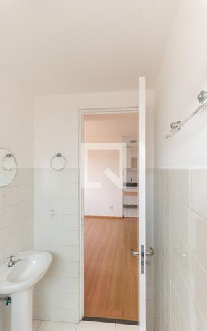 Apartamento para alugar com 64m², 2 quartos e 1 vaga Apartamento para alugar com 64m², 2 quartos e 1 vagaBanheiro