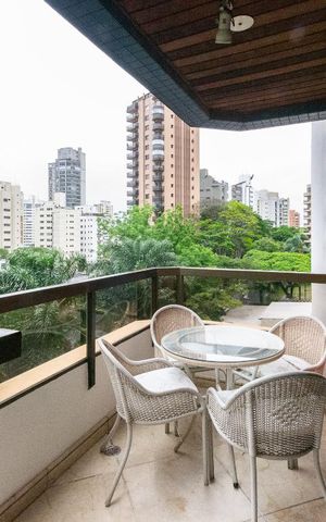 Apartamento para alugar com 223m², 3 quartos e 4 vagasVaranda