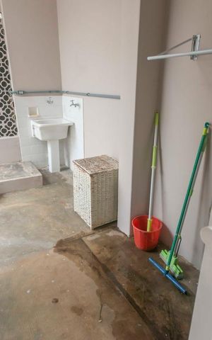 Casa à venda com 200m², 5 quartos e 2 vagasLavanderia