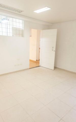 Casa à venda com 200m², 5 quartos e 2 vagasGaragem