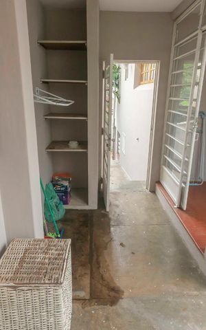 Casa à venda com 200m², 5 quartos e 2 vagasLavanderia