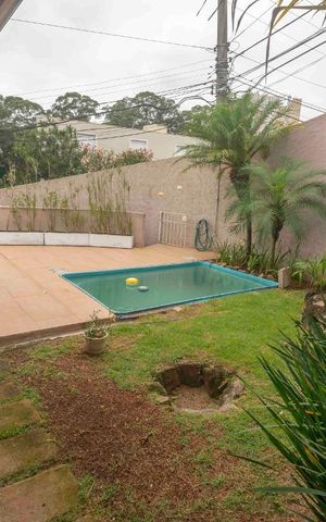 Casa à venda com 200m², 5 quartos e 2 vagasQuintal frontal