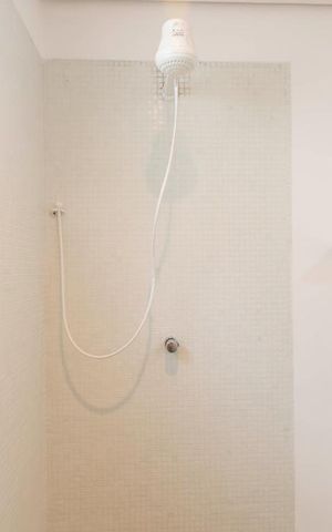 Casa à venda com 200m², 5 quartos e 2 vagasBanheiro 1