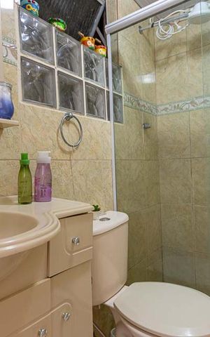Apartamento à venda com 55m², 2 quartos e 1 vaga Apartamento à venda com 55m², 2 quartos e 1 vagaBanheiro Social