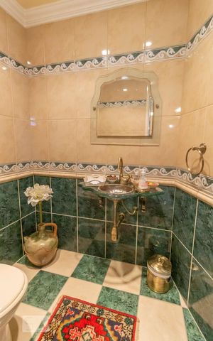 Apartamento à venda com 244m², 3 quartos e 3 vagasBanheiro 2