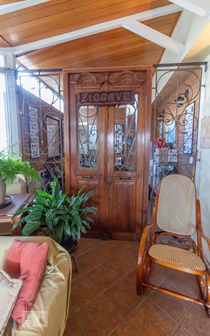 Apartamento à venda com 244m², 3 quartos e 3 vagasAdega