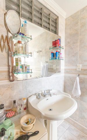 Apartamento à venda com 244m², 3 quartos e 3 vagasBanheiro da Suíte