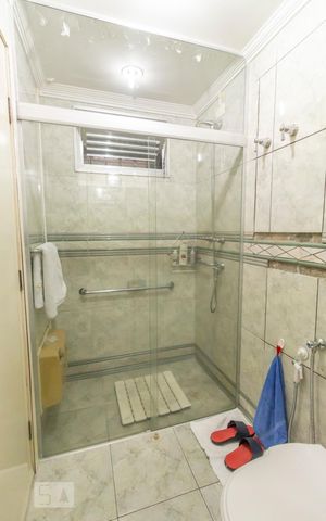 Apartamento à venda com 244m², 3 quartos e 3 vagasBanheiro 1