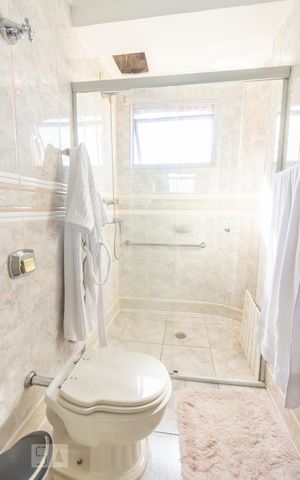 Apartamento à venda com 244m², 3 quartos e 3 vagasBanheiro da Suíte