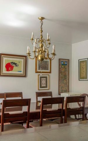 Casa à venda com 436m², 4 quartos e 4 vagasSala