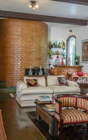 Casa à venda com 436m², 4 quartos e 4 vagasSala