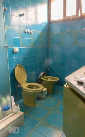 Casa à venda com 436m², 4 quartos e 4 vagasBanheiro 4