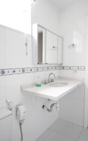Casa à venda com 133m², 3 quartos e 1 vaga Casa à venda com 133m², 3 quartos e 1 vagaBanheiro