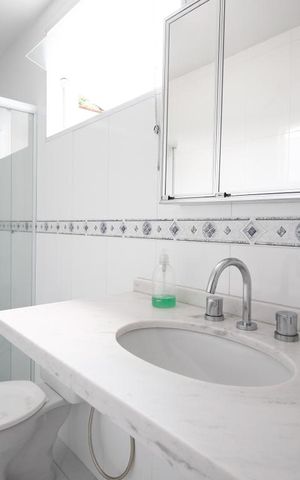 Casa à venda com 133m², 3 quartos e 1 vaga Casa à venda com 133m², 3 quartos e 1 vagaBanheiro