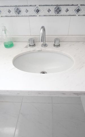 Casa à venda com 133m², 3 quartos e 1 vaga Casa à venda com 133m², 3 quartos e 1 vagaBanheiro
