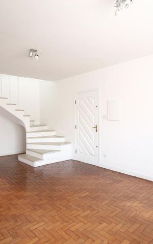 Casa à venda com 133m², 3 quartos e 1 vaga Casa à venda com 133m², 3 quartos e 1 vagaSala