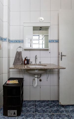 Apartamento à venda com 60m², 4 quartos e sem vagaBanheiro