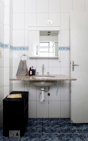 Apartamento à venda com 60m², 4 quartos e sem vagaBanheiro