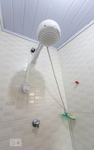 Studio para alugar com 35m², 1 quarto e sem vaga Studio para alugar com 35m², 1 quarto e sem vagaBanheiro Social