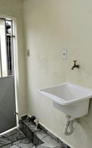 Casa à venda com 118m², 4 quartos e 2 vagasDetalhe da area de serviço