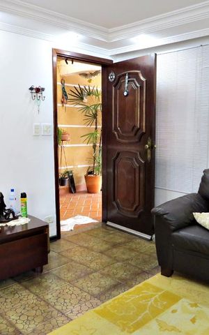 Casa à venda com 118m², 4 quartos e 2 vagasSala