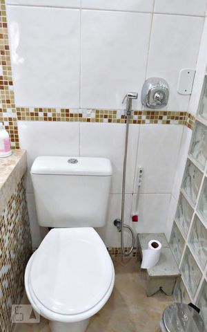 Casa à venda com 118m², 4 quartos e 2 vagasBanheiro