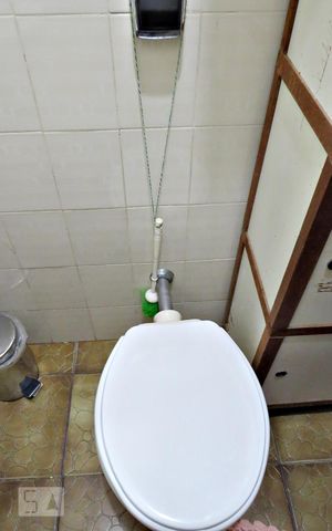 Casa à venda com 118m², 4 quartos e 2 vagasLavabo