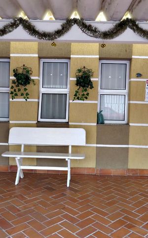 Casa à venda com 118m², 4 quartos e 2 vagasFachada