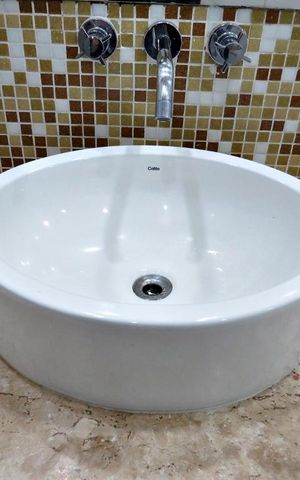 Casa à venda com 118m², 4 quartos e 2 vagasBanheiro - Torneira