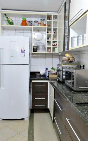 Casa à venda com 118m², 4 quartos e 2 vagasCozinha - Armários