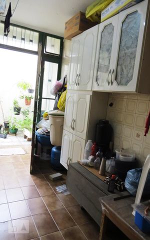 Casa à venda com 118m², 4 quartos e 2 vagasDetalhe da area de serviço