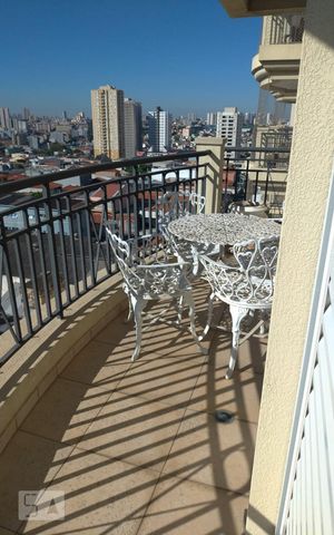 Apartamento à venda com 156m², 5 quartos e 3 vagas Apartamento à venda com 156m², 5 quartos e 3 vagasVaranda
