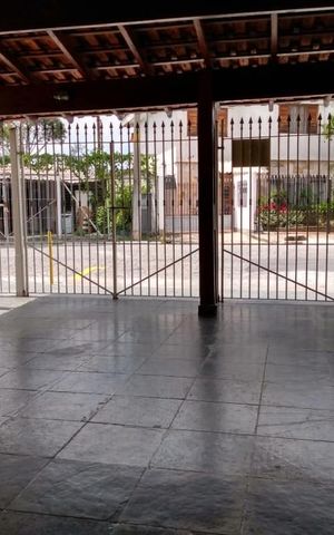 Casa à venda com 176m², 2 quartos e 3 vagasGaragem