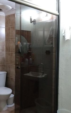 Casa à venda com 176m², 2 quartos e 3 vagasBanheiro da Suíte
