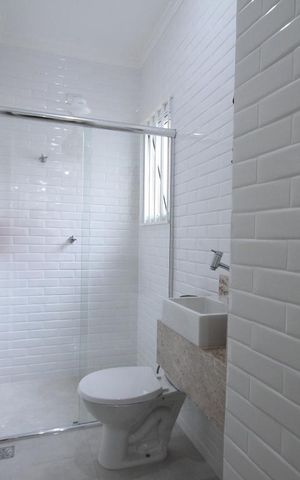 Casa à venda com 93m², 3 quartos e 2 vagasBanheiro