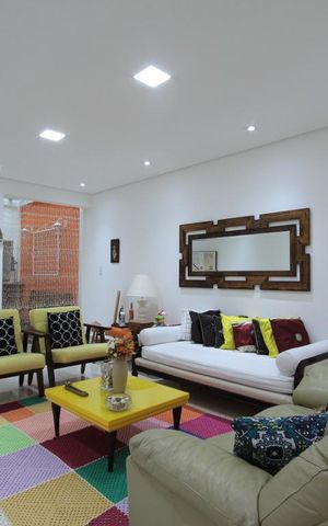 Casa à venda com 93m², 3 quartos e 2 vagasSala