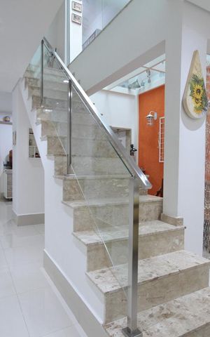 Casa à venda com 93m², 3 quartos e 2 vagasSala